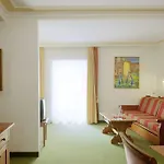 Aparthotel Wetzlgut 4*